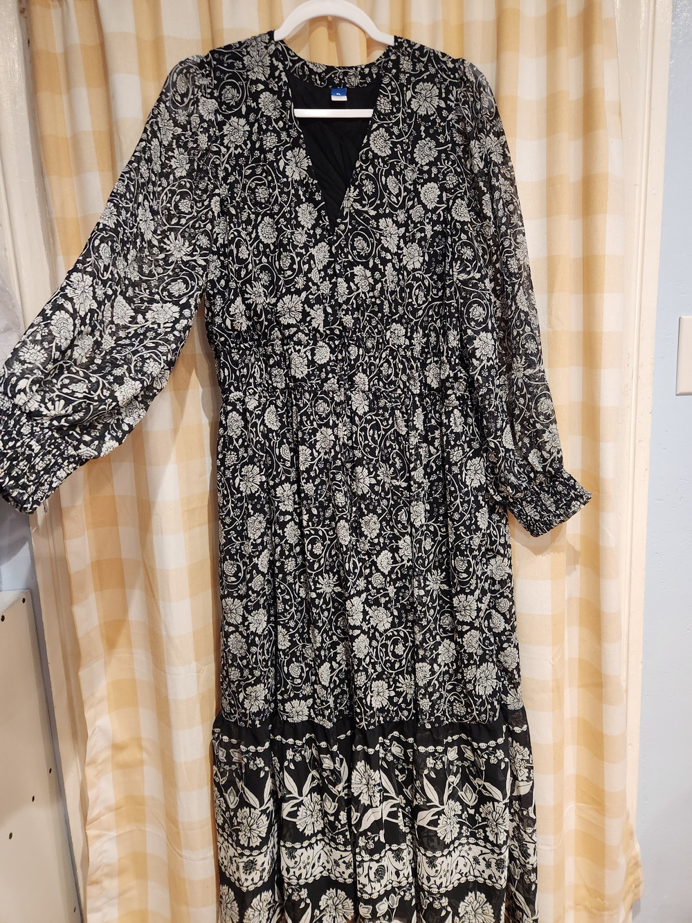 Old Navy Black and White Floral V-Neck Maxi Dress
